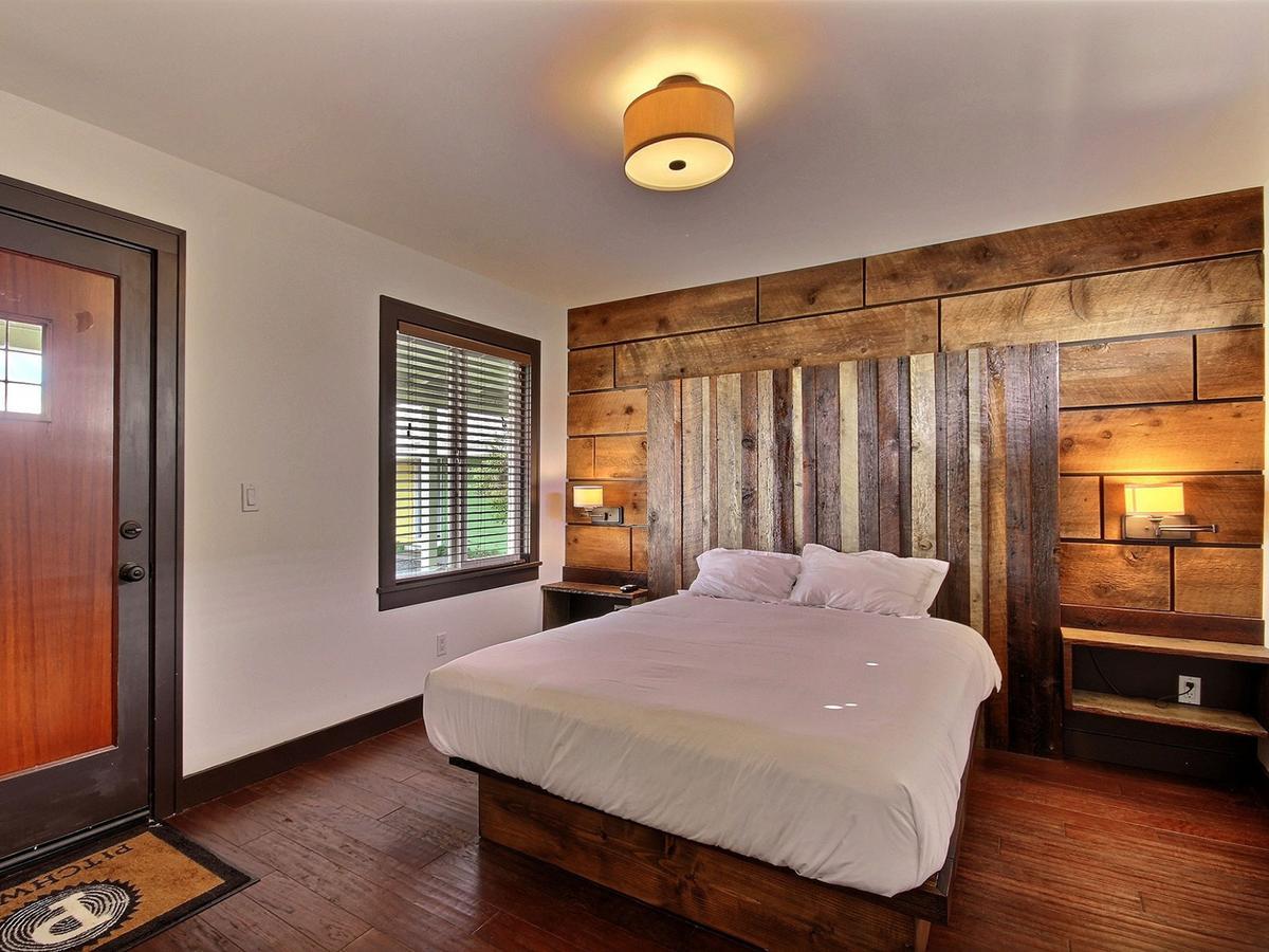 Pitchwood Inn Raymond Esterno foto