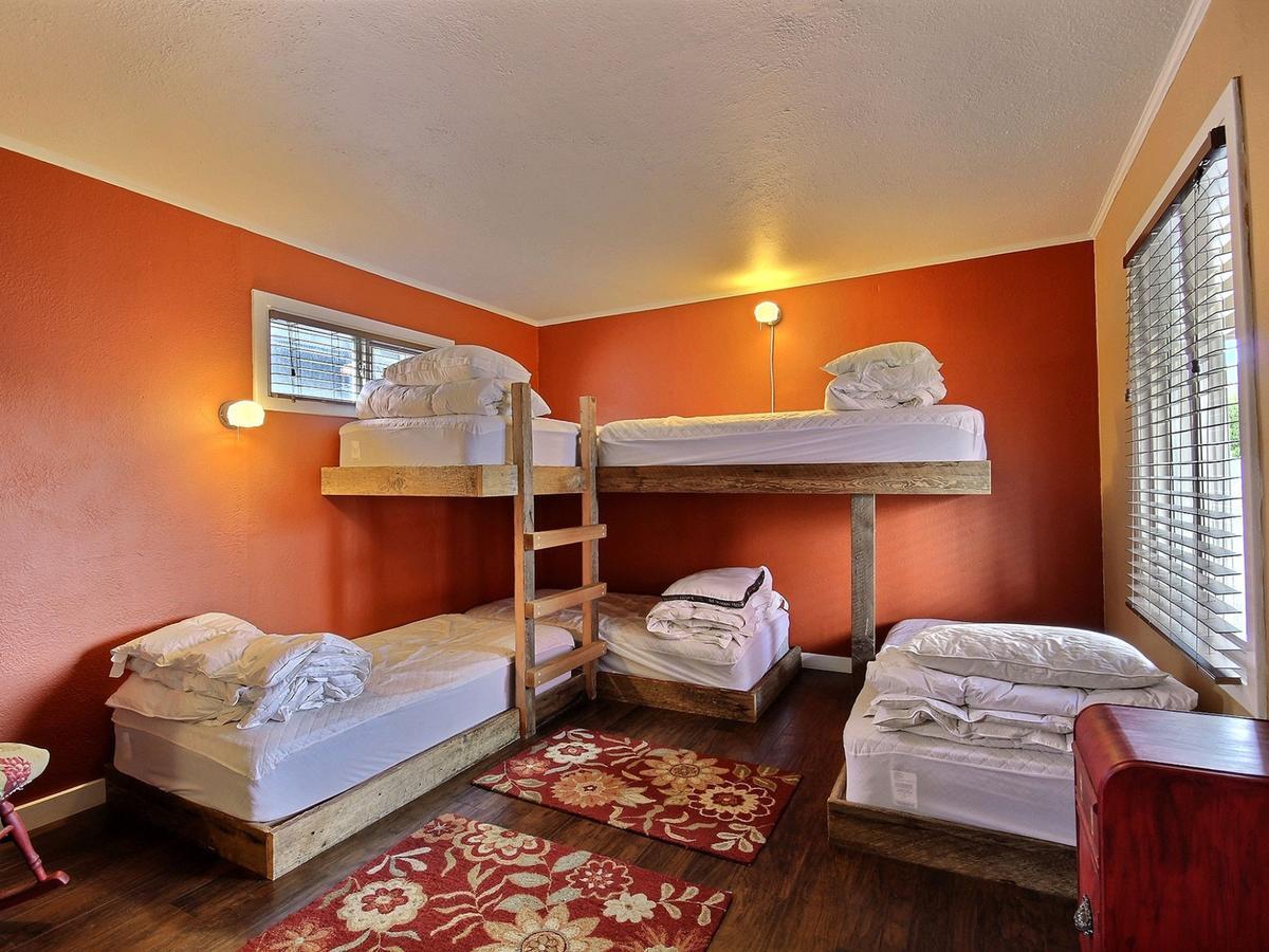 Pitchwood Inn Raymond Esterno foto