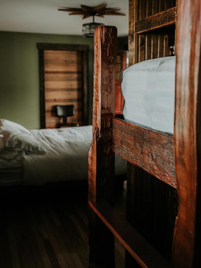 Pitchwood Inn Raymond Esterno foto