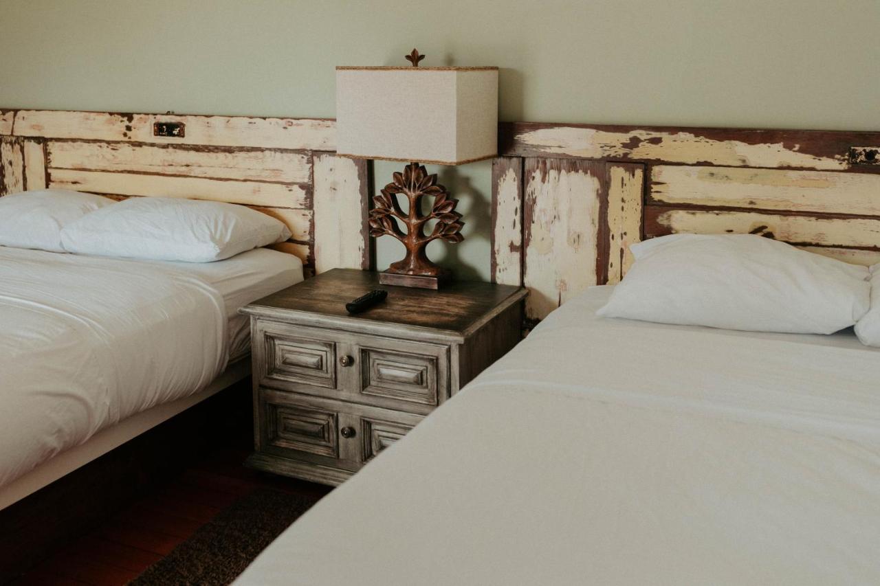 Pitchwood Inn Raymond Esterno foto